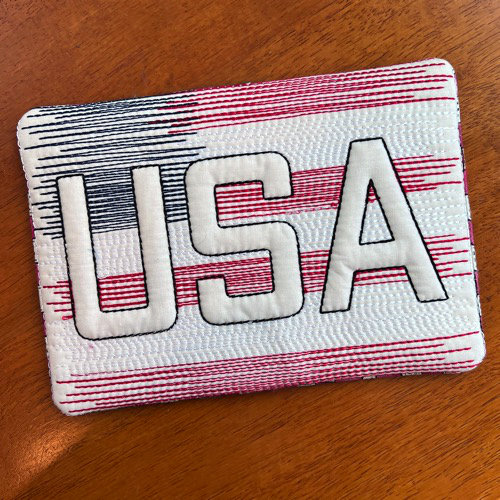 Trapunto USA Mug Rug – Free Embroidery Design Adaptation!